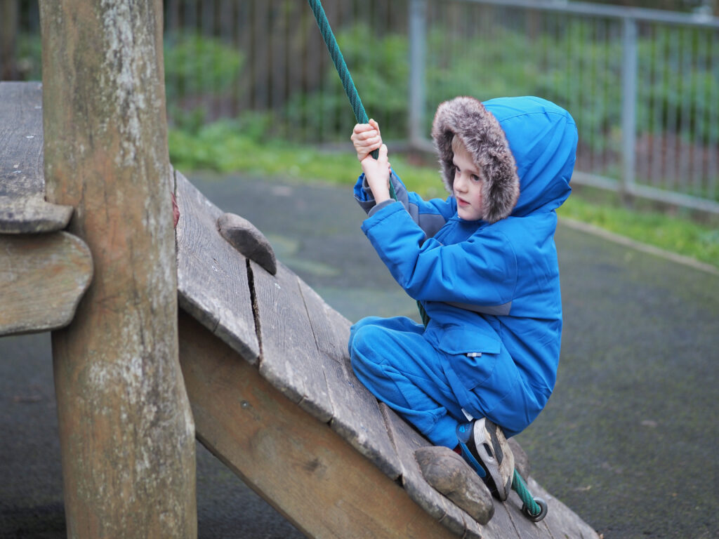 on location family photography in broomhill park